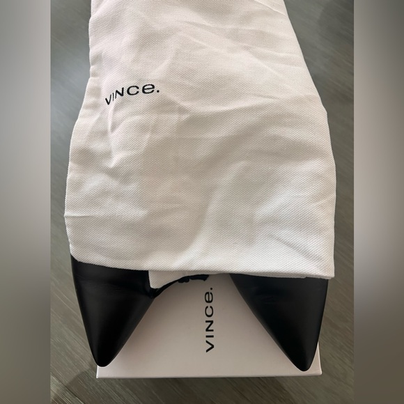 Vince. Black Flats size 10 - Picture 14 of 14